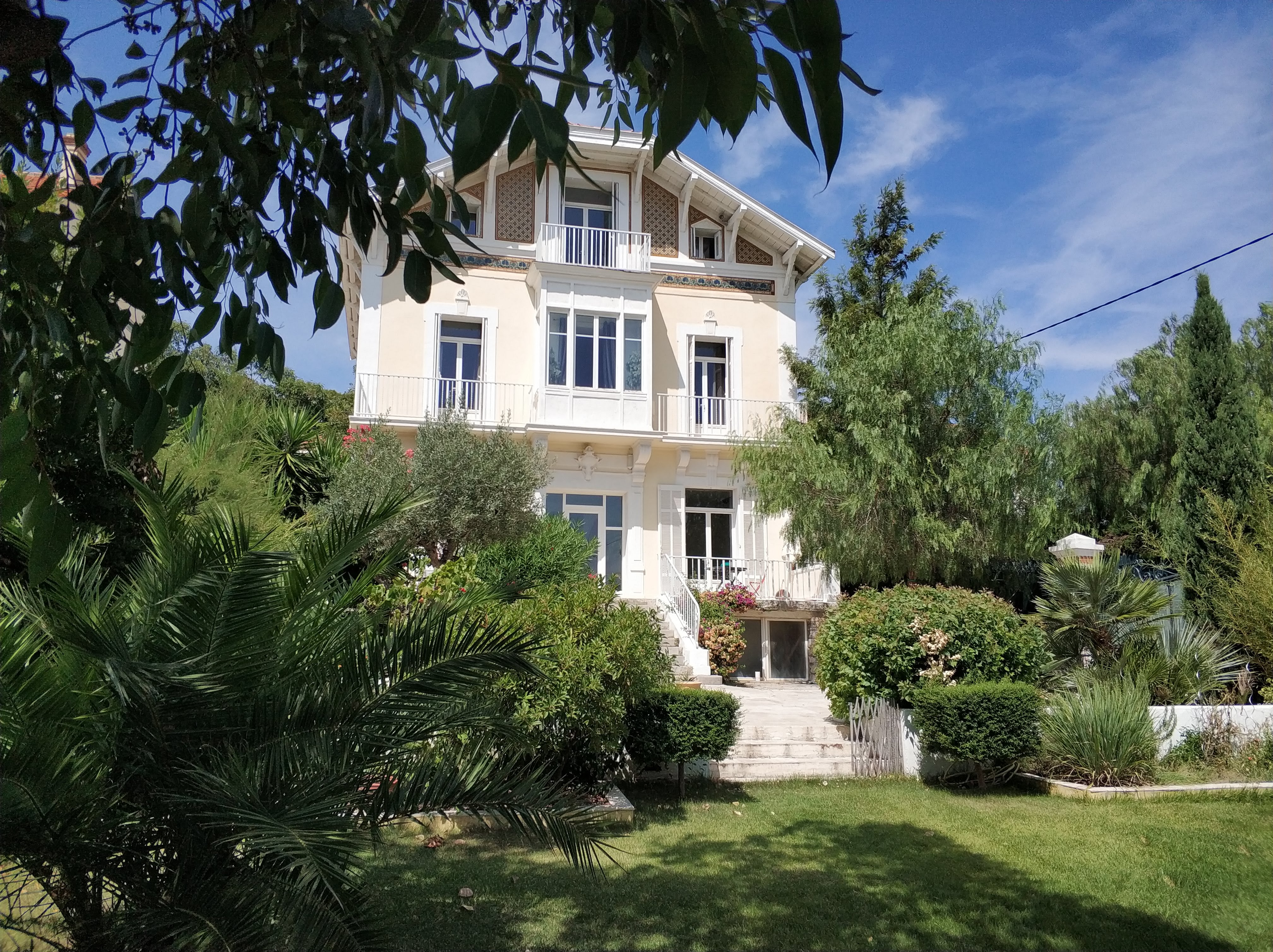 Vente SECTEUR RESIDENTIEL PROCHE CENTREVILLE Hyères maison / villa à