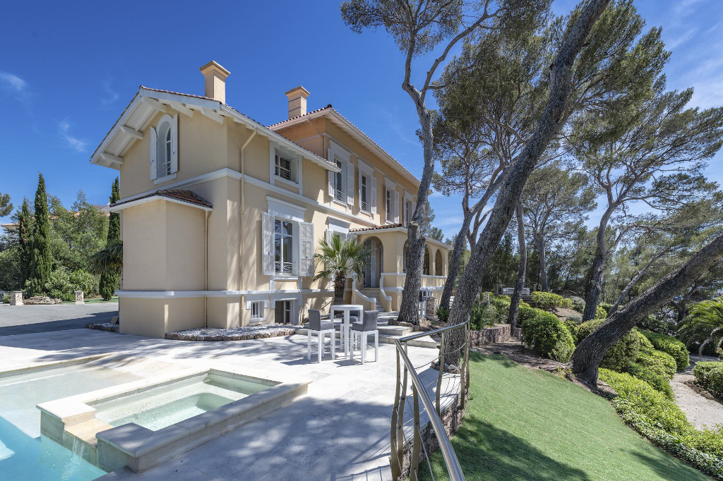 Vente VILLA BELLE EPOQUE SaintRaphaël maison / villa à vendre Saint